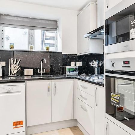 Luxstay Holland Park Apartment With Ac Londra Dış mekan fotoğraf