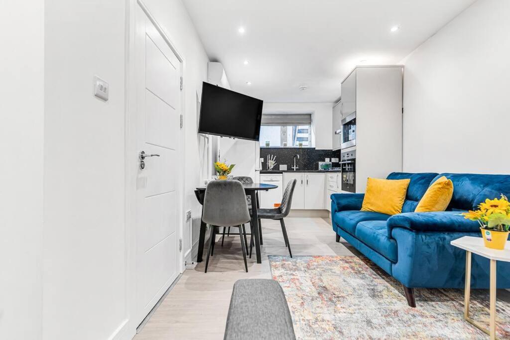 Luxstay Holland Park Apartment With Ac Londra Dış mekan fotoğraf