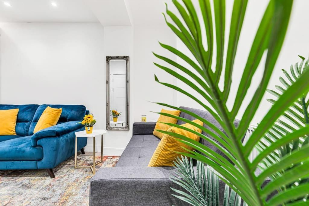 Luxstay Holland Park Apartment With Ac Londra Dış mekan fotoğraf
