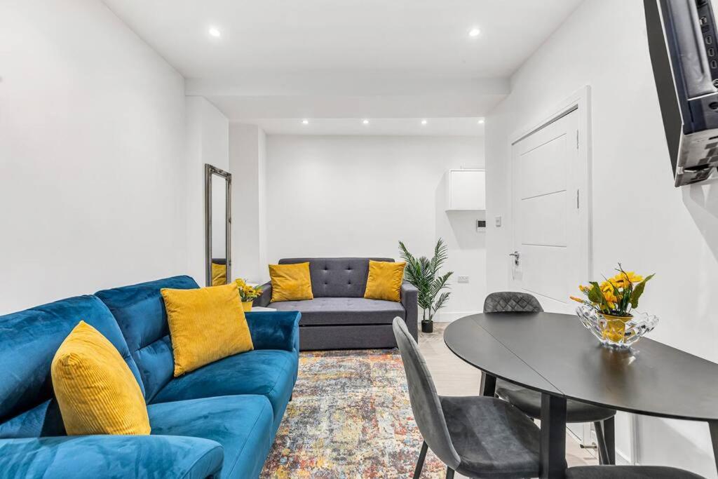 Luxstay Holland Park Apartment With Ac Londra Dış mekan fotoğraf
