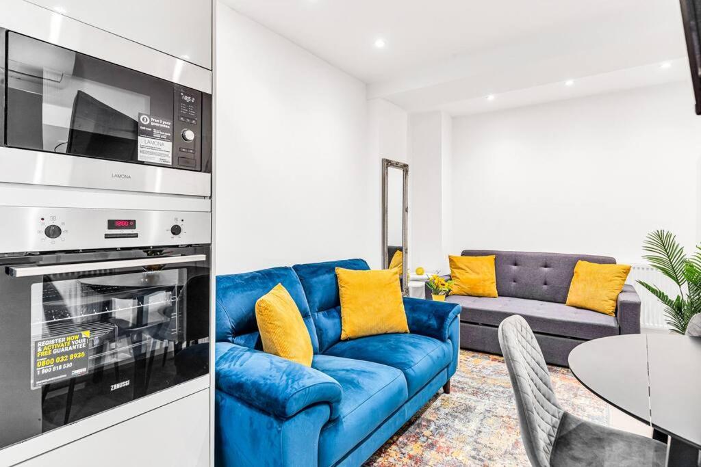 Luxstay Holland Park Apartment With Ac Londra Dış mekan fotoğraf