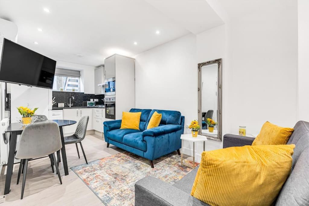 Luxstay Holland Park Apartment With Ac Londra Dış mekan fotoğraf